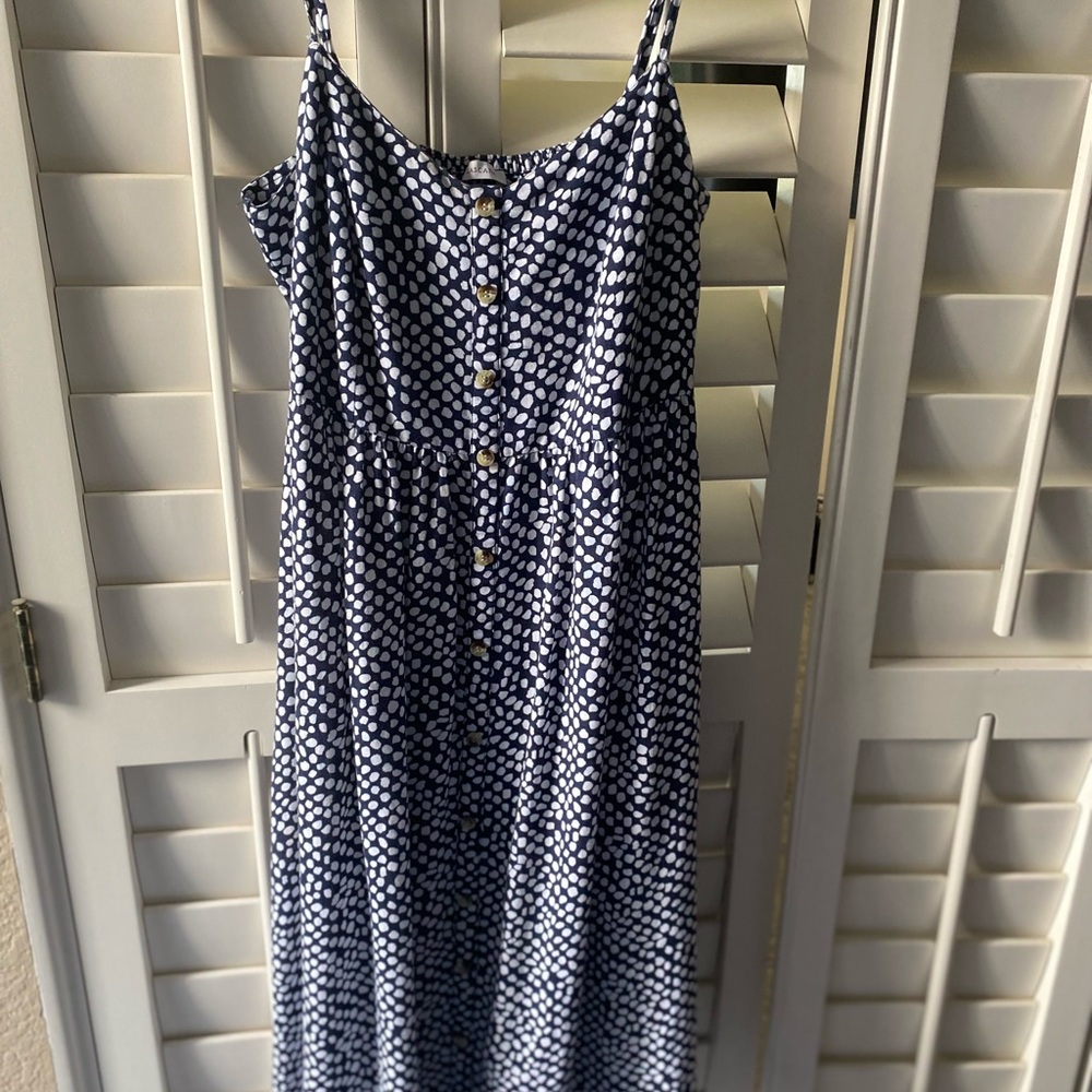 Chic Navy and White Button-Down Midi Dress
